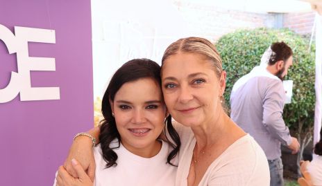  Marcela Puga y Chelo Harris.