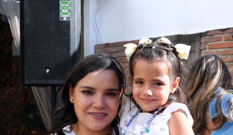 Marcela Puga y Camila Puga.