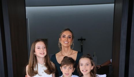  Lucía Galarza con sus hijos Andrea, Luis José y Lucía Martínez.
