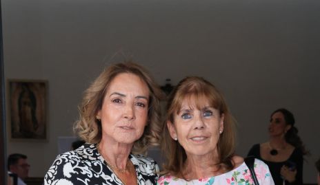  Alma Orozco y Susi Andrea con su nieto Juan Carlos Flores.