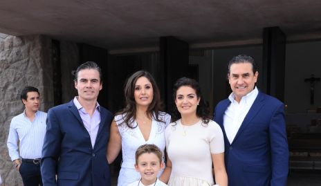 Juan Carlos Flores,  Ale Díaz Infante, Ana Sofía Velázquez, Alejandro Oropeza y Juan Carlos Flores.