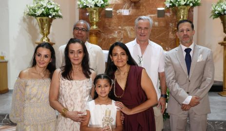 Adriana Revuelta, Alejandro Zárate, Mónica Revuelta, Lorenza Lafuente, Alejandra Revuelta, Mauricio Benavente y Alejandro Lafuente.