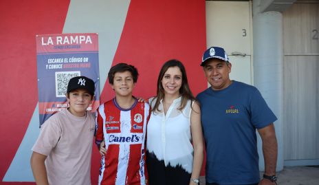  Carlos Barragán, Genoveva Galarza, Guillermo y Sebastián Barragán.