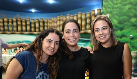  Marcela Zapata, Elizabeth Esteves y Mahe Arredondo.