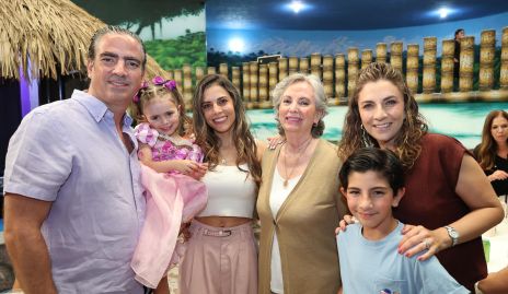  Fernando Güemes, Regina Güemes, Giselle Stahl, Maricarmen Güemes, Alejandra y Alejandro Güemes.