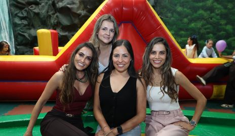  Lety Stahl, Laura Favela, Sofía Medina y Giselle Stahl.