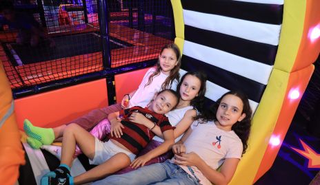  María, María, Emma y Camila.