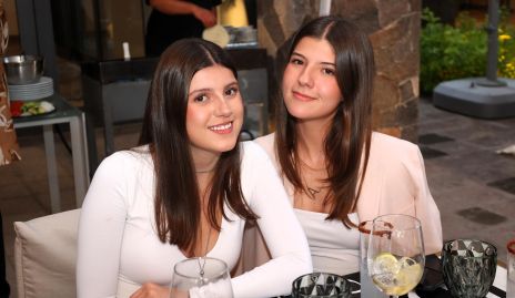  Manuela Zambrano y Alexia Galán.