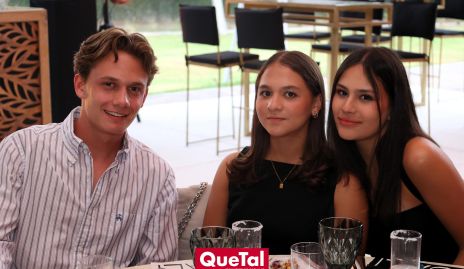  Alejandro Michel, Emma Fernández y Ana Andrade.