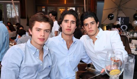  Santiago Lozano, Joaquín González y Marcelo Lozano .
