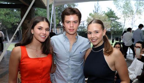  Regina Zermeño, Santiago Lozano y Michelle Heinze.