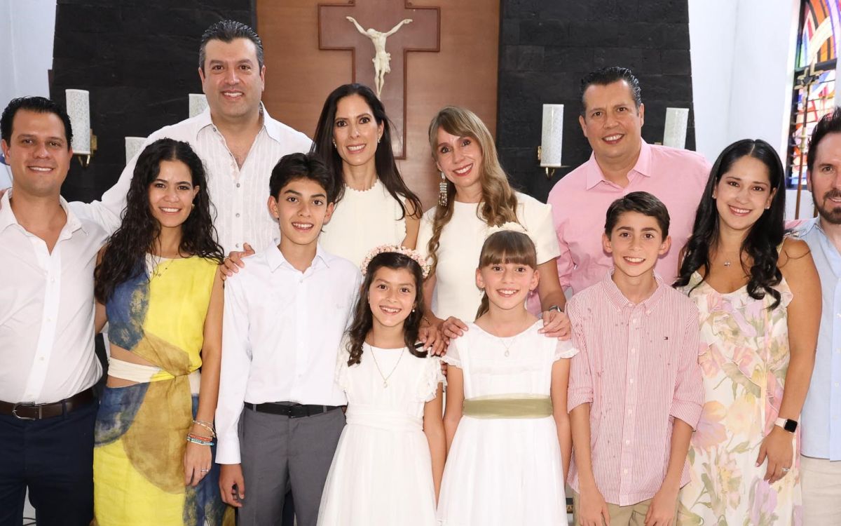 PRIMERA COMUNI&Oacute;N DE LEYRE GALLEGOS Y MAR&Iacute;A IN&Eacute;S HERRERA 