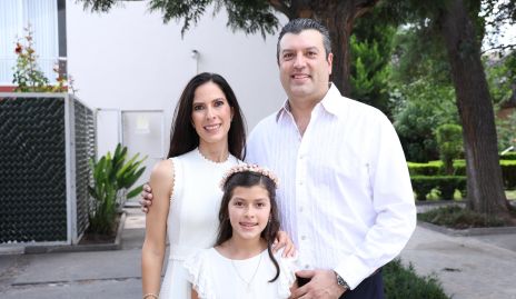  Juan Carlos Herrera, May Chávez con su hija María Inés.