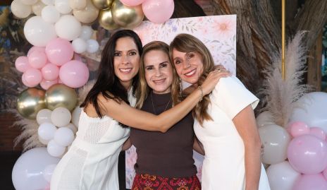  May Chávez, Michelle Baeza y Leyre Hurtado.