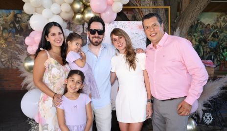 Romina Prado, Ariana Hurtado, Alaia Hurtado, Pablo Hurtado, Leyre Hurtado y Marcos Gallegos.