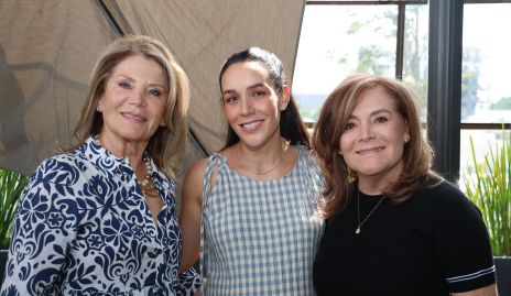  Leticia Rojas, Ximena Castillo y Beatriz Rojas.