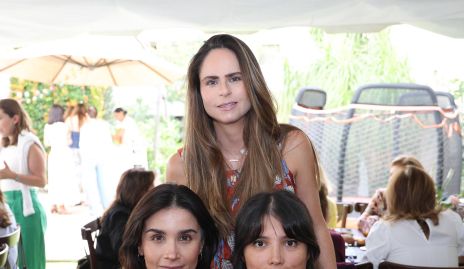  Gemma Loredo, Marianne Velasco y Natalia Flores.