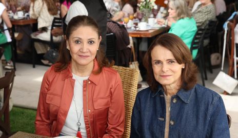  Blanca Báez y Lorena Hernández.