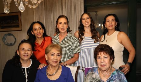  Adriana Morales, Ana Hunter, Ana Morales, Bárbara Morales, Yolanda Morales, María del Carmen Morales y Yolanda Reza de Morales.