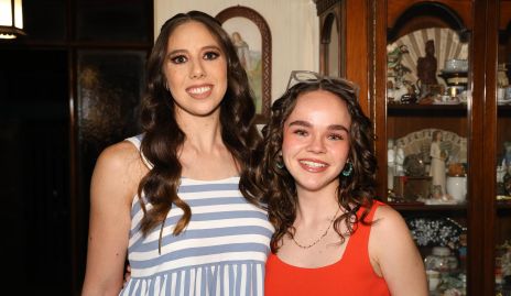  Ana Morales y Josefina Valle.