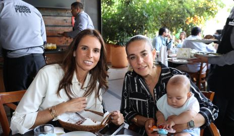  Daniela de la Fuente, Mónica Torres y Gabriel Torres.