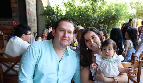  Rodrigo Vidales, Cecilia Cansino y Emilia Vidales.