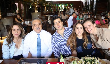  Leticia Gutiérrez, Jaime Torres, Gabriel Torres, Diana Olvera y Sofía Torres.