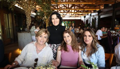  Rosy Mercado, Lourdes López, Monica Hernández y Leticia Gutiérrez.