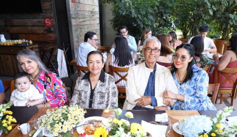  Yolanda Rivera, Yolanda Hernández, Toño Manrique y Rosy Manrique.