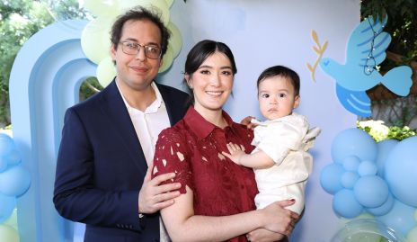  Juan Carlos Torres y Andrea Rivero con su hijo Juan Andrés.