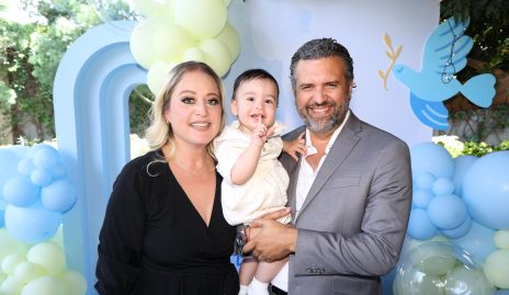  Jessica Torres y Tomás Salazar con si sobrino Juan Andrés.