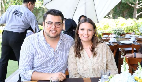  Jesús y Miriam.