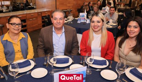  Laura Patricia Saucedo, Mario Escobedo, Nancy Álvarez y Alejandra Pérez.