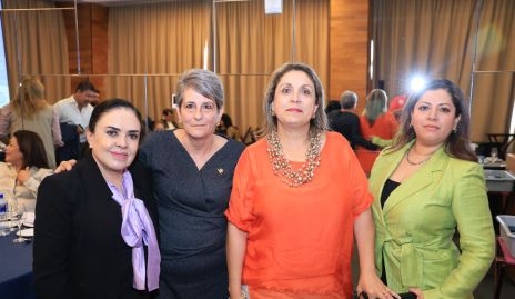  María Julia, Ana María Abascal, Jazmín Quiroz y Liliana Barbosa.