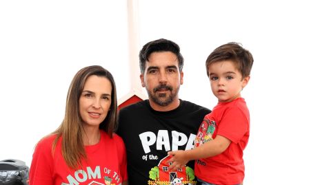 Eunice Camacho y Manuel Labastida con su hijo Jero.