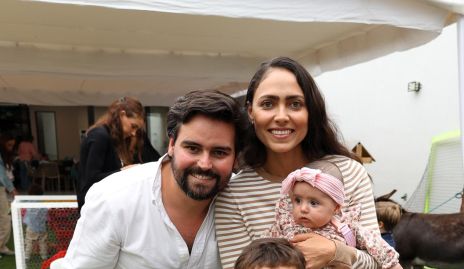  Rodrigo Labastida y Elisa Ramírez con sus hijos María Pía, Sebastián y Joaquina.