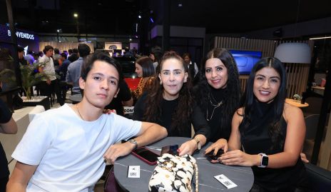  Lalo López, Esmeralda Tiscareño, Flor Longoria y Maite López.