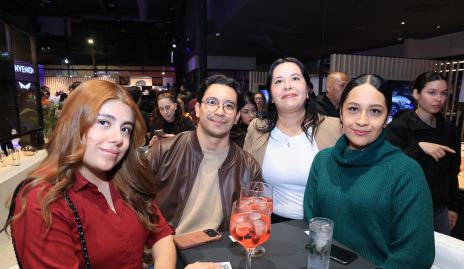  Andrea, Rodrigo, Brenda y Claudia.