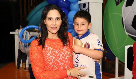  Nayeli Zarur y León Luna.