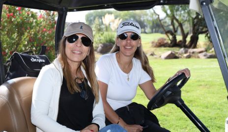  Edna Barrón y Gaby Valencia.