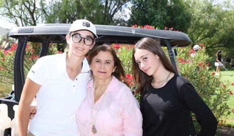  Isabela Cárdenas, Pilar Cavada y Regina Cárdenas.