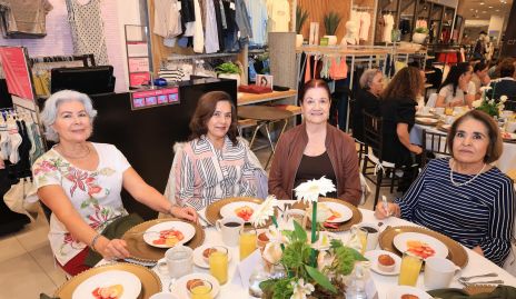  Margarita Orozco, Lourdes, López Olga Franco y Blanca Alicia Reyes.