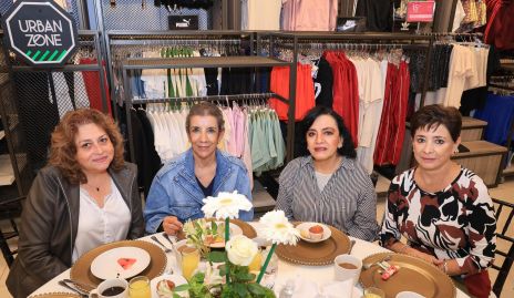  Ángeles Herrera, Nena Hernández, Katy Hernández y Zamira Mustes.