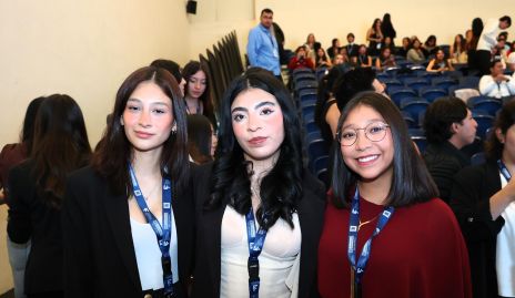 Melany Araiza, Aby Villanueva y Sara López.