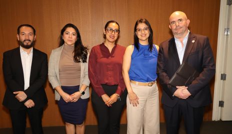  Dr Francisco Tobías, Maestra Patricia Méndez, Lic.  Daniela Martínez, Dra Nadia Paulina Rector Francisco Martínez.
