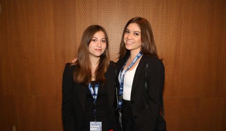  Ximena Foyo y Arantza Gaviño.