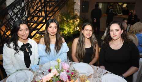  Gabriela, Mayela, Nohemí y Camila.