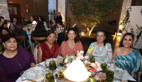  Rosa María Puente, María Martha Hernández, Blanca Estela López, Dolores López y Vianney Hernández.