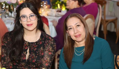  María José y Martha Lárraga.