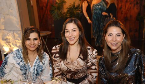  Araceli, Berenice Flores y Miriam Castillo.